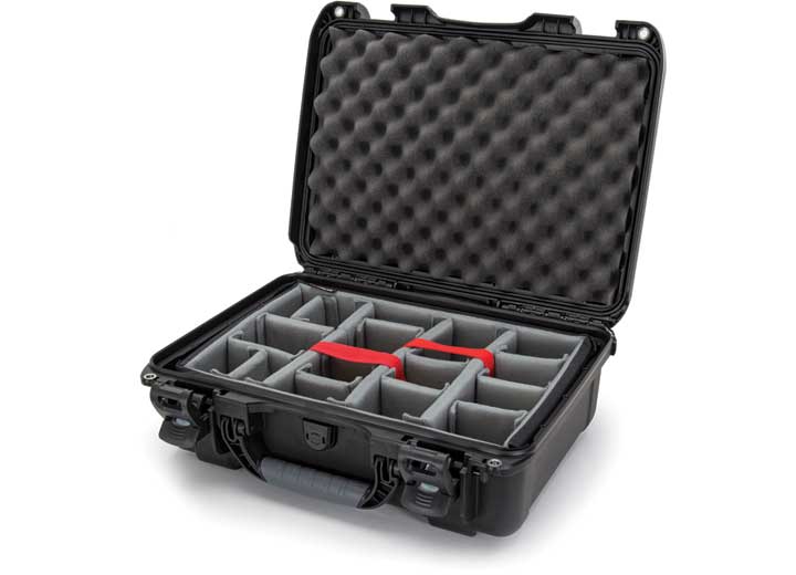 Nanuk 925 waterproof hard case w/padded divider - black, interior: 17 x 11.8 x 6.4in Main Image