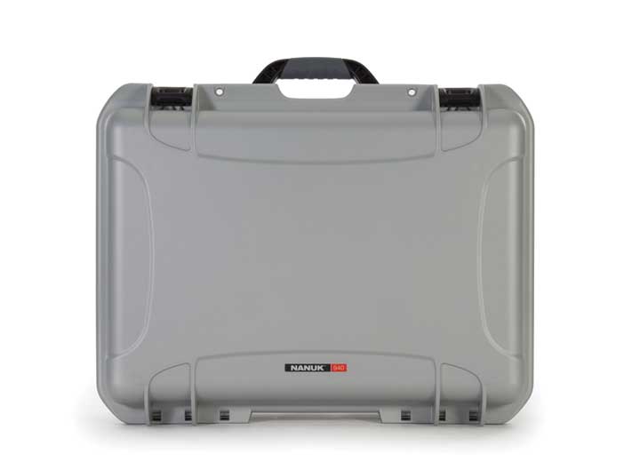 Nanuk 940 waterproof hard case - silver, interior: 20 x 14 x 8in Main Image
