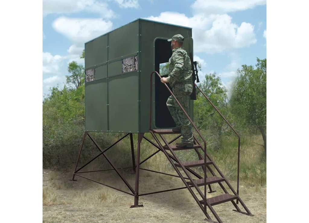 Texas Hunter Products 4FT X 8FT XTREME BLIND W/ 4FT TOWER FULL DOOR STAIRS & HANDRAILS