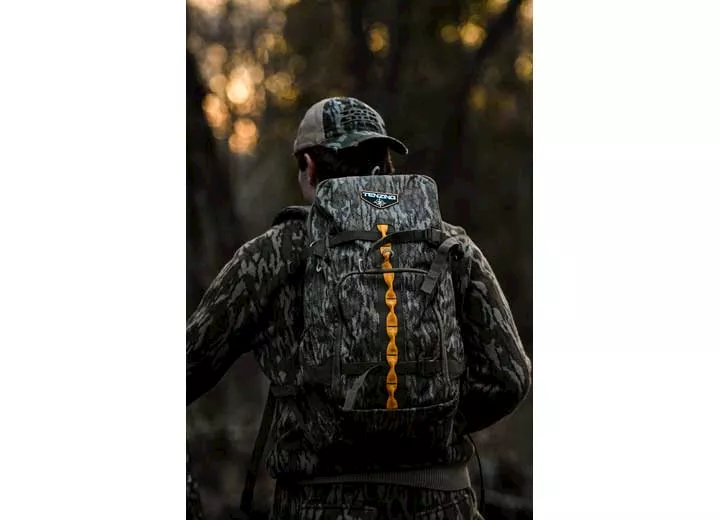 Tenzing Tzw-1200 whitetail day pack / mossy oak bottomlands