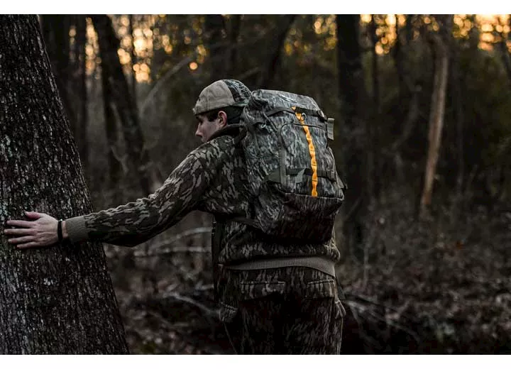 Tenzing Tzw-1200 whitetail day pack / mossy oak bottomlands