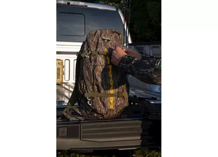 Tenzing Tzw-1200 whitetail day pack / mossy oak bottomlands