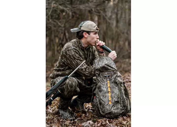 Tenzing Tzw-2100 whitetail day pack / mossy oak bottomlands