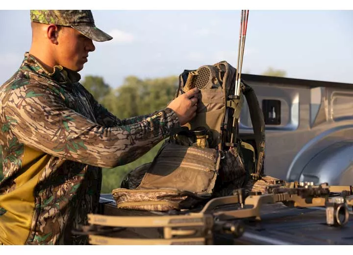 Tenzing Tzw-2300 whitetail day pack / mossy oak bottomlands